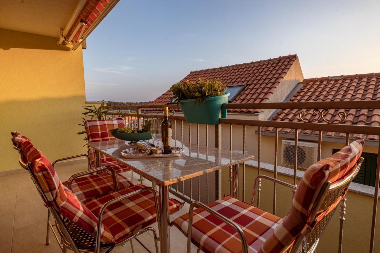 Apartmani Soldan Makarska Exteriör bild